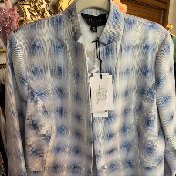 Carlisle Collection NWT Designer Long Jacket,
$559 $700
Size: 10 - Picture 8 of 16